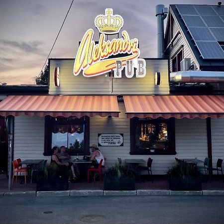 Aleksandri Guesthouse 페르누 외부 사진